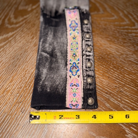 Aratta Holiday Jewels Blouse in charcoal - Picture 12 of 12